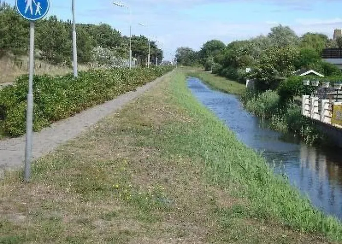 Mit Terrasse By Interhome * Petten